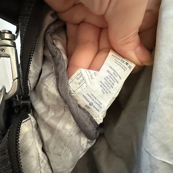 Lululemon city sweat duffle bag gray weekender gym bag 34L - Picture 9 of 11